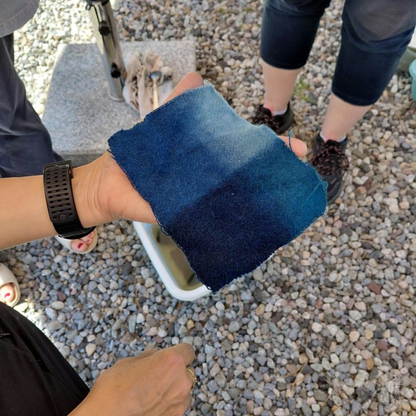 O_KURZ PŘÍRODNÍ BARVENÍ: Indigo + Vlna 12. - 13. 6. 2027 VSETÍN