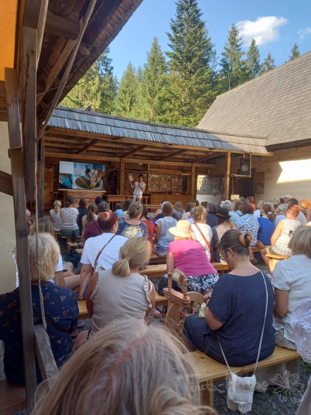 PŘEDNÁŠKA Barvy a barviva napříč časem, kontinenty a kulturami