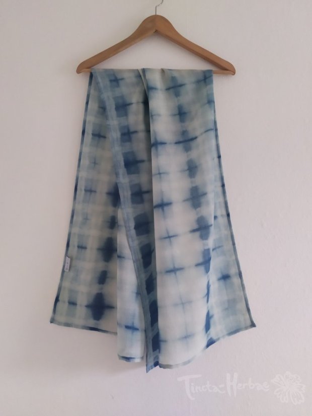 ŠÁTEK Shibori Indigo1, 100% Merino - Velikost: 150x50 cm, Sytost odstínu: světlý