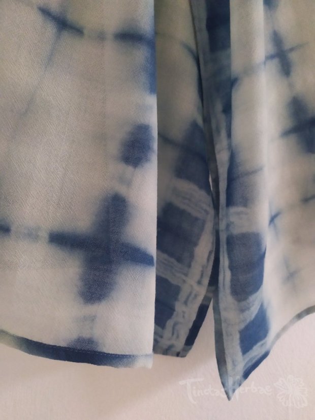 ŠÁTEK Shibori Indigo1, 100% Merino - Velikost: 150x50 cm, Sytost odstínu: světlý