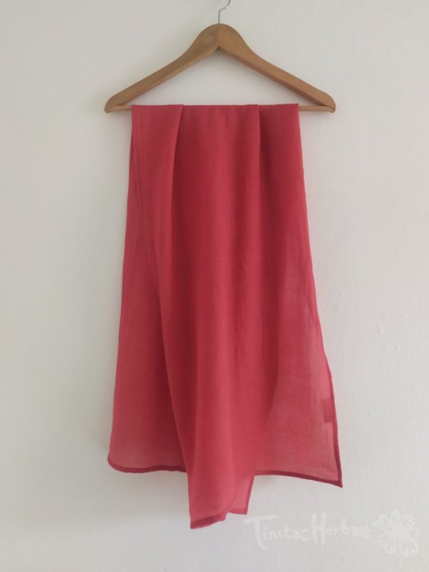 ŠÁTEK Košenila, celobarevný, 100% Merino - Velikost: 150x50 cm, Sytost odstínu: světlý